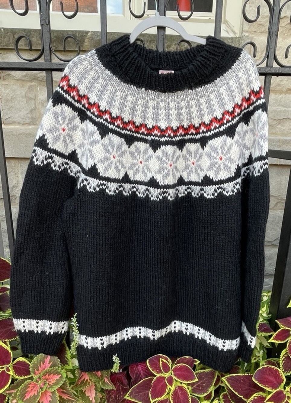 Vintage CJ Nordrick Men’s Wool Black And White Snowflake Winter Sweater Xl